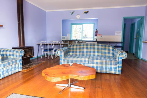 Anglesea Backpackers - Hervey Bay Accommodation 2