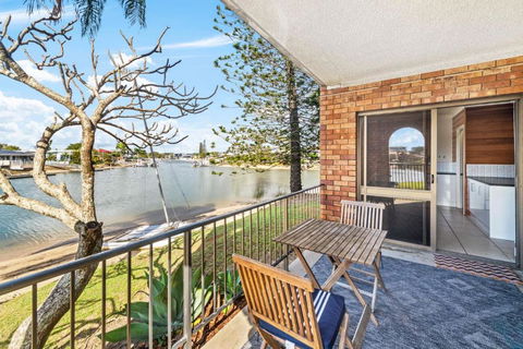 Anjuna, 2 Bedroom Apartment On Canal - Tourism Hervey Bay 0
