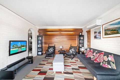 Anjuna, 2 Bedroom Apartment On Canal - Tourism Hervey Bay 4