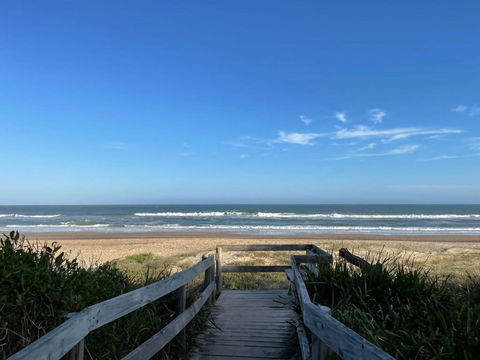 Amani Beach Haus, On The Beach - Tourism Hervey Bay 3