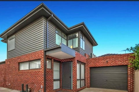Alexina St Albans - Tourism Hervey Bay 0
