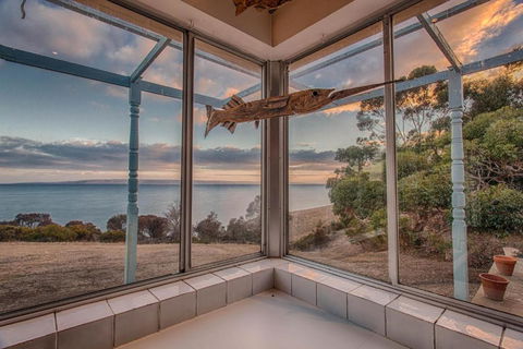 Antechamber Bay Retreats - Tourism Hervey Bay 0