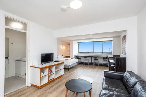 Apartment 201 - Fremantle Studio Apartment With Ocean And Harbour Views - Tourism Hervey Bay 4