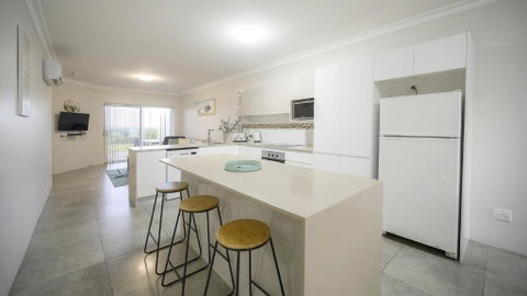 Apartment 5 - The Meridian - Tourism Hervey Bay 4