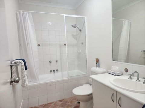 Apartment In Apollo Quays Resort With Shared Jetty - Tourism Hervey Bay 2
