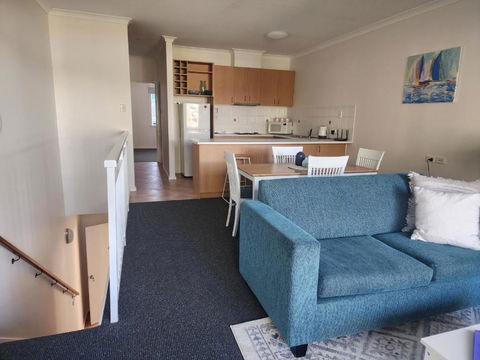 Apartment In Apollo Quays Resort With Shared Jetty - Tourism Hervey Bay 3