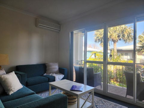 Apartment In Apollo Quays Resort With Shared Jetty - Tourism Hervey Bay 4