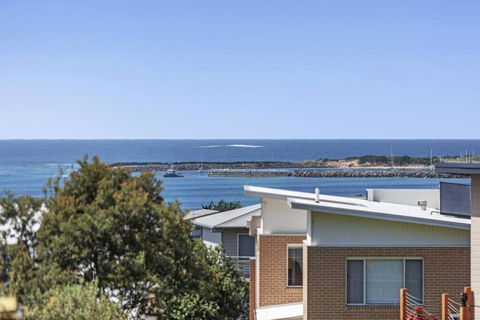Apollo Bay Getaway - Tourism Hervey Bay 2