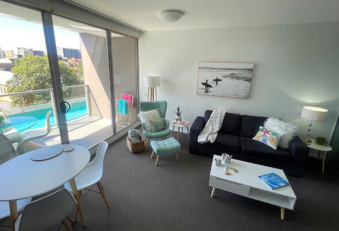 AQUA 306 POOLSIDE Luxury Apartment , Honeysuckle, NEWCASTLE FREE Parking - Tourism Hervey Bay 4