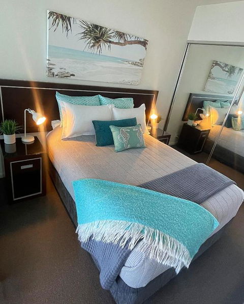 AQUA 306 POOLSIDE Luxury Apartment , Honeysuckle, NEWCASTLE FREE Parking - Tourism Hervey Bay 3