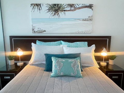 AQUA 306 POOLSIDE Luxury Apartment , Honeysuckle, NEWCASTLE FREE Parking - Tourism Hervey Bay 1