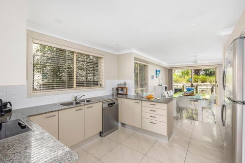 Aqua Lagoon - Great Family Beach Getaway - Tourism Hervey Bay 4