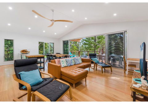 Aqua Marine - A Warm And Soulful Spot To Unwind - Tourism Hervey Bay 2