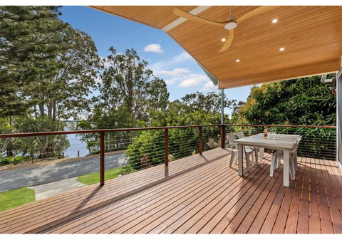 Aqua Marine - A Warm And Soulful Spot To Unwind - Tourism Hervey Bay 0
