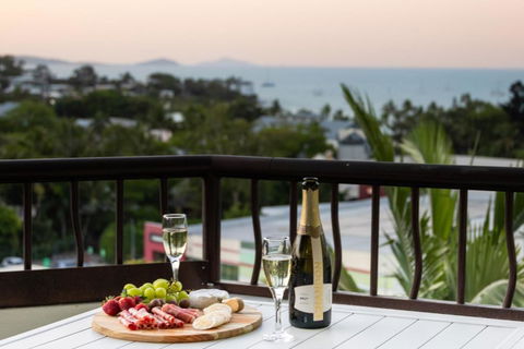 Aqua On The Edge - Tourism Hervey Bay 1