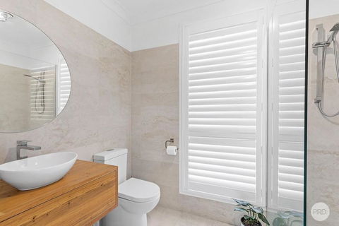 Aquablue Holiday Home - Hot Spa & Pool - 2m Walk To Beaches - Tourism Hervey Bay 4
