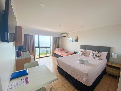 Aquarius 703 - Tourism Hervey Bay 4