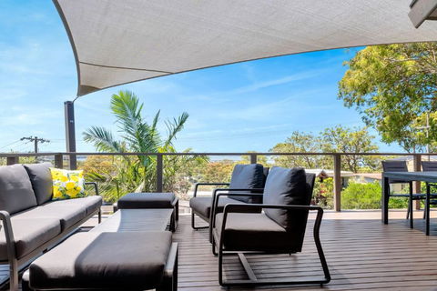 Aquavista Beach, Lake, Sun, And Sand - Tourism Hervey Bay 4