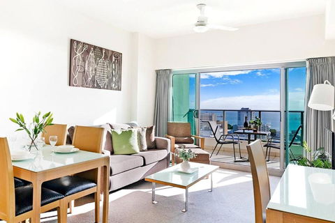 Arafura Suites - Dual-Studio Resort-style Getaway - Tourism Hervey Bay 0