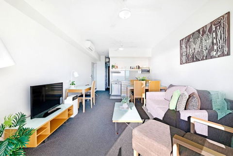 Arafura Suites - Dual-Studio Resort-style Getaway - Tourism Hervey Bay 3