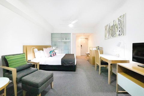 Arafura Suites - Dual-Studio Resort-style Getaway - Tourism Hervey Bay 4