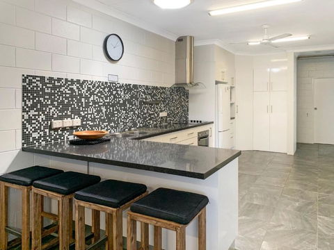 Arcadia Beach Unit 3 - Tourism Hervey Bay 4