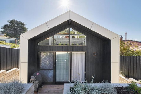 Architectural Brilliance - Sandy Bay - Hervey Bay Accommodation 1