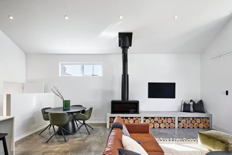 Architectural Brilliance - Sandy Bay - Hervey Bay Accommodation 3