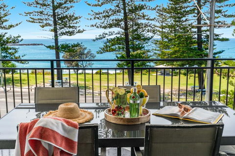 Arcoola 1 - Overlooking Main Beach - Tourism Hervey Bay 0