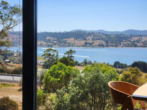 Armalong Winery Chalets - Tourism Hervey Bay 4