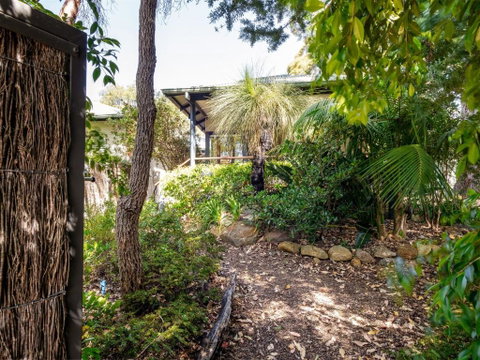 Aroha - Hervey Bay Accommodation 0