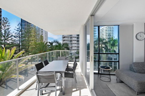 Artique 3 Bedroom Apartment Close To The Beach - CoastHM - Hervey Bay Accommodation 4
