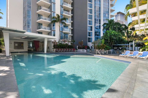 Artique 3 Bedroom Apartment Close To The Beach - CoastHM - Hervey Bay Accommodation 1