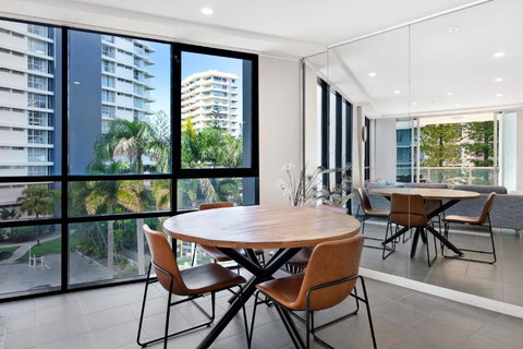 Artique 3 Bedroom Apartment Close To The Beach - CoastHM - Hervey Bay Accommodation 0