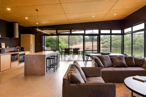 Artisan Gunyulgup - Tourism Hervey Bay 1