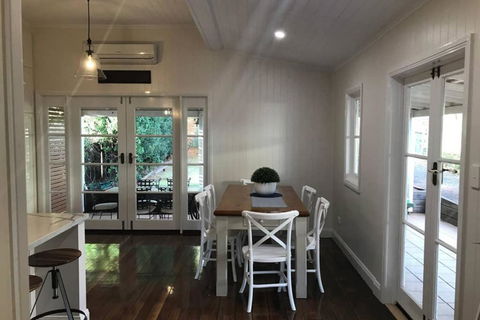 Ashbrooke Cottage - Tourism Hervey Bay 1