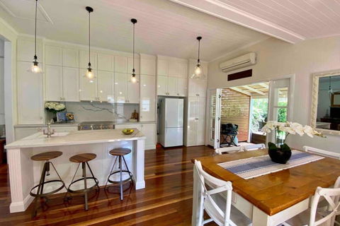 Ashbrooke Cottage - Tourism Hervey Bay 3