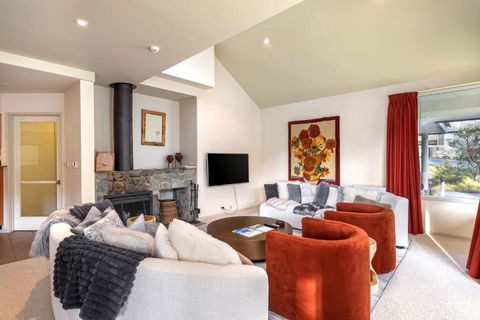 Aspect 5 Chalet A Stones Throw From All Thredbo Has To Offer - Tourism Hervey Bay 0