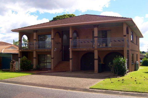 Aspley Bedroom & Share Bathroom With Other Guests - Tourism Hervey Bay 1