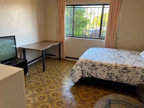 Aspley Bedroom & Share Bathroom With Other Guests - Tourism Hervey Bay 2