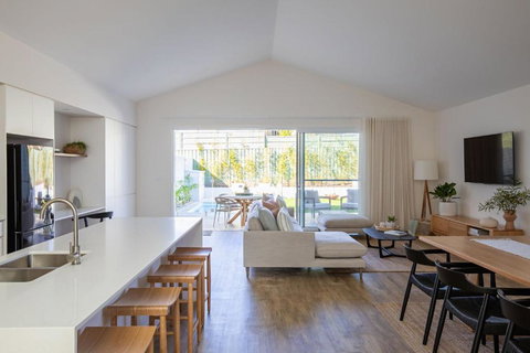 Aster - Tourism Hervey Bay 4