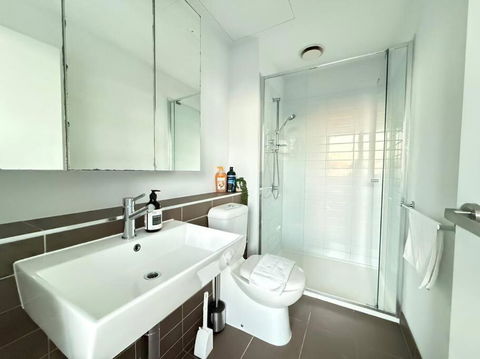 Astonishing 2B2B UpperWestSide Residence Opposite Southern Cross Station - Tourism Hervey Bay 4