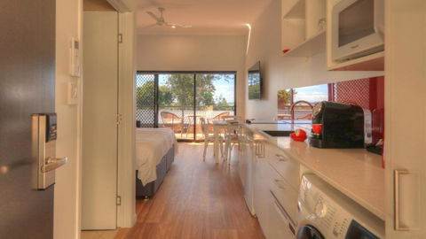 Atherton Apartments - Tourism Hervey Bay 0