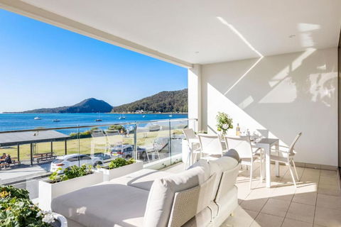 Aura 3 Spectacular Beachside Views - Tourism Hervey Bay 0