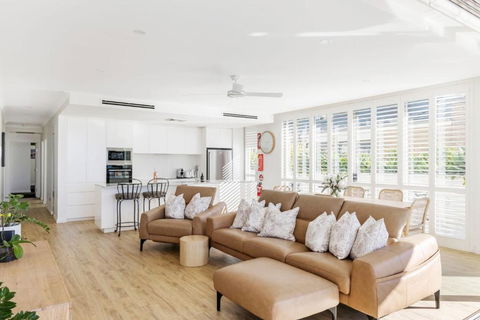 Aura 3 Spectacular Beachside Views - Tourism Hervey Bay 3
