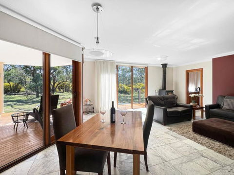 Aurora Cottages - Six Seasons - Tourism Hervey Bay 1