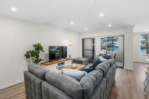 Austi Beach Escape - A Dreamy Oceanfront Haven - Tourism Hervey Bay 0