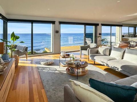 Ava - Luxe Oceanfront Beach House - Tourism Hervey Bay 0