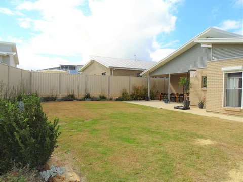 Avella House - Hervey Bay Accommodation 2