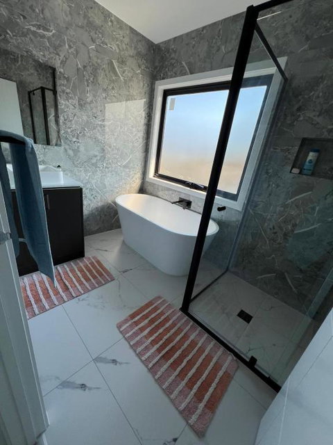 Avenue - Tourism Hervey Bay 0